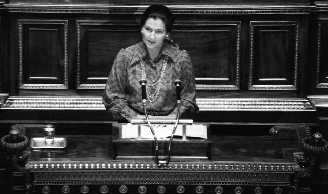 Simone Veil, fu la prima presidente del Parlamento europeo