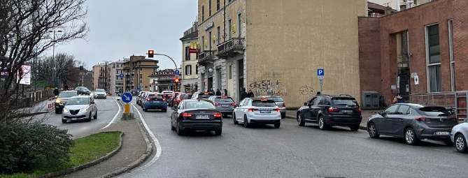 Varese, rapina con il coltello