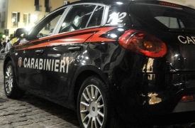 Rapina in centro: 20enne minacciato con un coltello