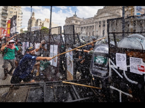 La riforma del lavoro di Milei al voto alla Camera in un clima di tensione