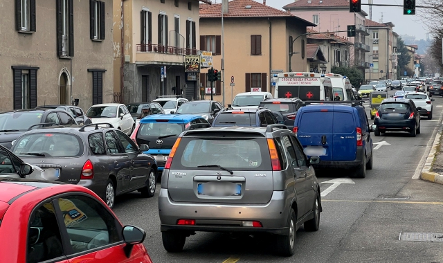 Ore perse nel traffico: Varese peggio di Napoli