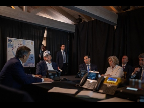 Trump, 'i leader iraniani collaborino o moriranno'