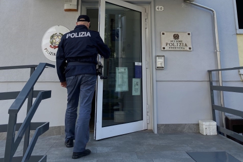 Gesto disperato in hotel: salvata dalla polizia