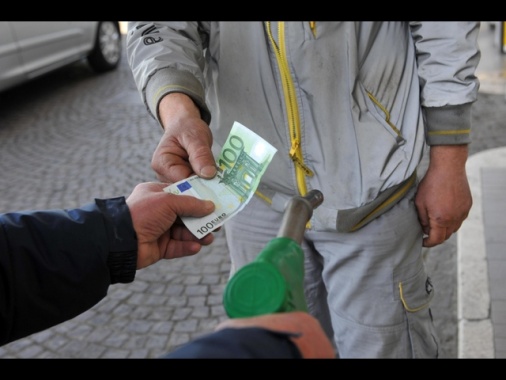 Urso, benzina sotto i 2 euro, ma segnalati casi di speculazioni