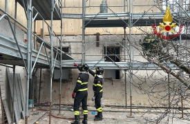 Precipita dal ponteggio: operaio soccorso a Ispra