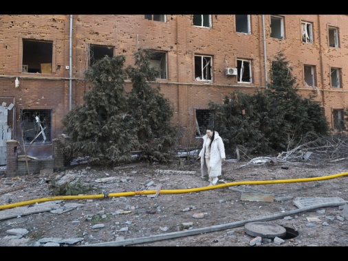 A Kiev attacco con droni in pieno giorno, 'diverse esplosioni'