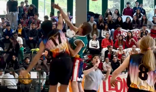 La palestra di viale Matteotti a Gazzada ha ospitato la seconda tappa della Varese School Cup per le scuole medie