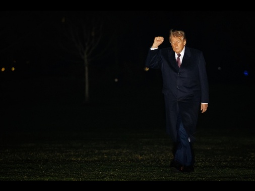 Trump minaccia un nuovo attacco a Kharg, 'potrei distruggerla'