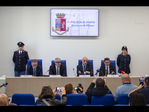 Altri due poliziotti indagati a Milano nell'indagine su Cinturrino