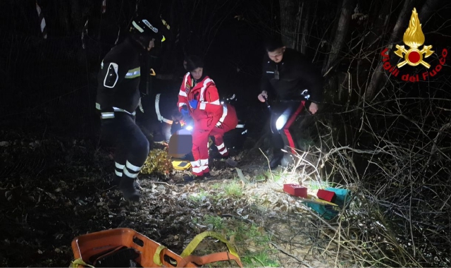 Novantenne bloccata nel bosco: la salvano di notte