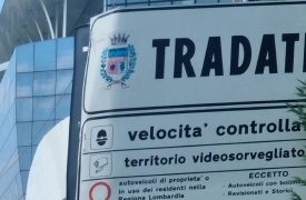 Cartelli rotti e poche indicazioni: segnaletica da rifare a Tradate