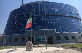 Accoltellarono il cliente di un locale, Daspo urbano a otto giovani