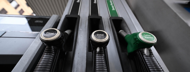 Tagli delle accise ignorati e aumenti: è caos carburanti