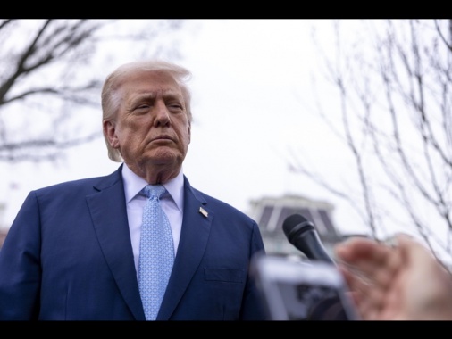 Trump, 'valuto un ridimensionamento dell'operazione in Iran'