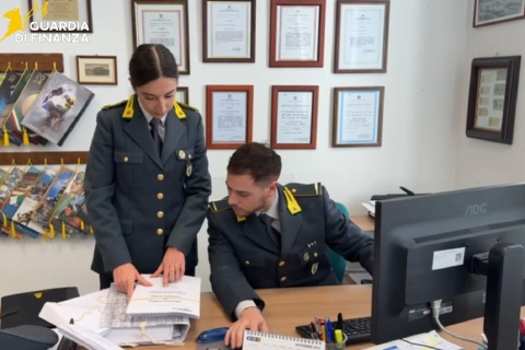 È il re delle truffe: confiscata la casa