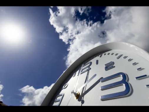 Via libera della Camera all'iter per valutare se rendere permanente l'ora legale