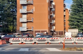 Sosta selvaggia: arrivano le transenne chieste dai residenti a Castellanza