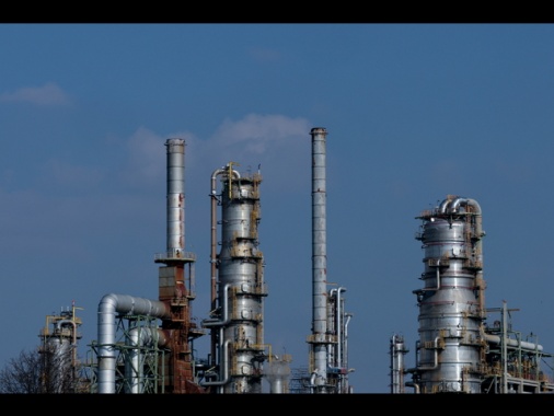 Il petrolio risale, Brent di nuovo sopra i 100 dollari al barile