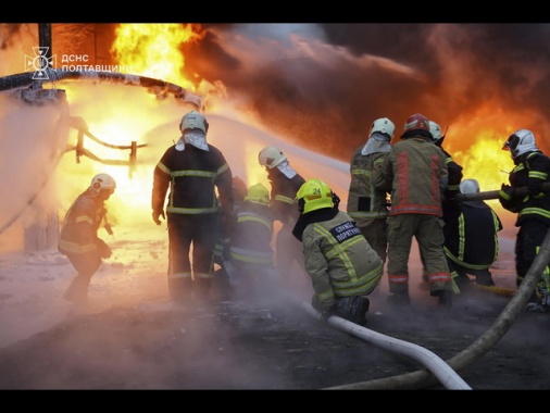 Raid russi sull'Ucraina: 3 morti e 14 feriti, allerta in quasi tutto il Paese