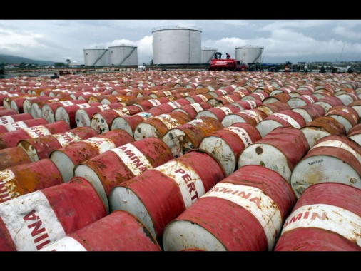 Il petrolio chiude in netto rialzo a New York a 92,35 dollari