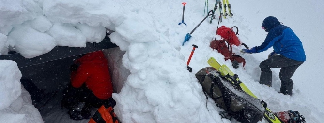 Macugnaga: elicottero, droni e cani nell’emergenza valanga