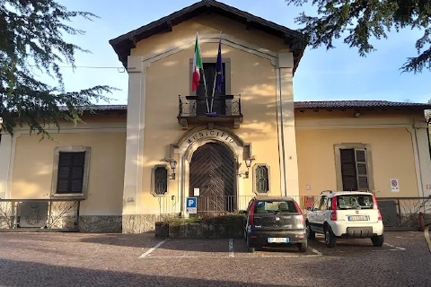 Ciclista caduto a Barasso, «fu anche colpa sua»