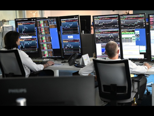 Borsa: Milano brilla in Europa, fiammata a +2%