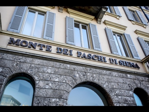 Il cda di Mps toglie le deleghe a Lovaglio e lo sospende da direttore generale