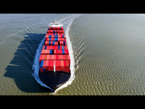 Media: 'L'Iran prepara la legge per un pedaggio nello Stretto di Hormuz'