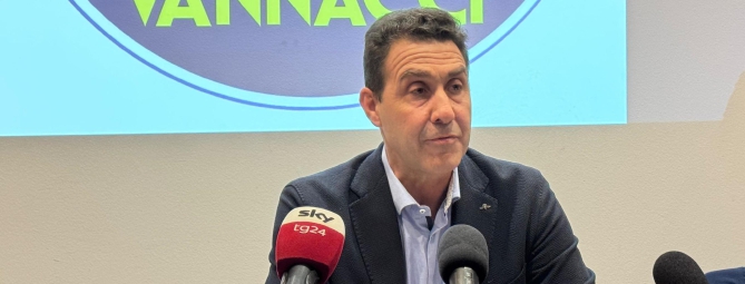 Vannacci a Varese sfida la Nazionale: «Via la vecchia politica»