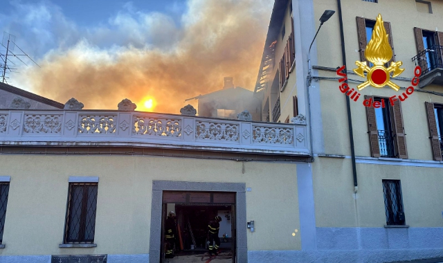 Incendio a Cuasso, fiamme e paura