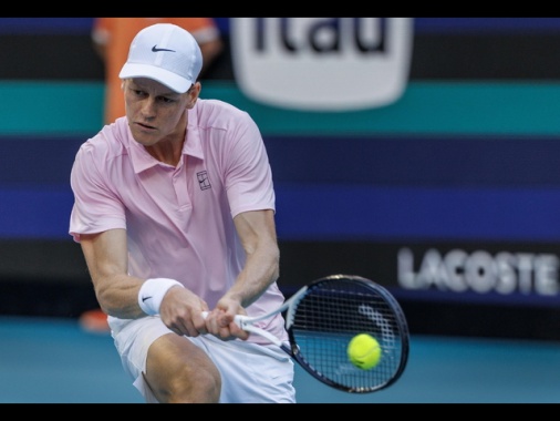 Sinner in finale a Miami, Zverev battuto in due set