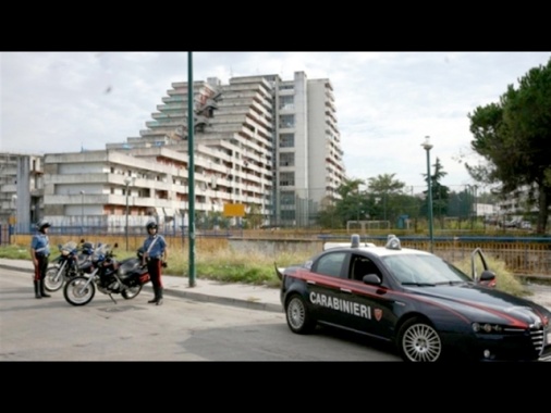 14enne accoltellato nei bagni della scuola a Napoli, due minori denunciati