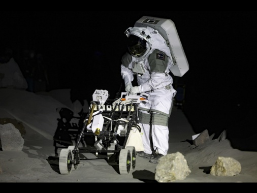 Asi, un astronauta italiano camminerà sulla Luna
