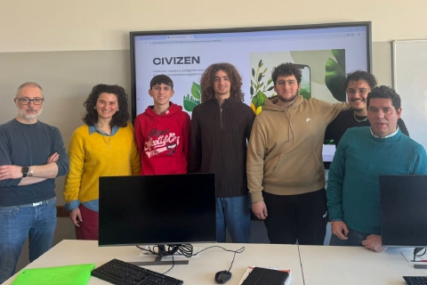 Buche e lampioni spenti. Ecco l’app che segnala i problemi