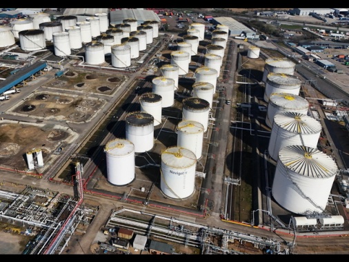 Le scorte di gas continuano a scendere, Europa sotto al 28%