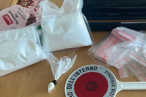 Dipendente pubblica e spacciatrice di coca