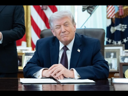 Trump, 'pilota sano e salvo, in Iran operazione tra più audaci'