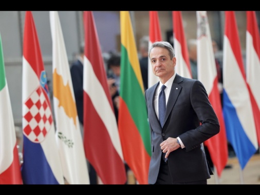 La Grecia vieta l'accesso ai social media ai minori di 15 anni a partire dal 2027