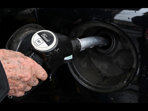 Assoutenti, in autostrada il gasolio speciale sfiora i 3,2 euro al litro