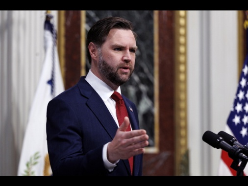 Vance avverte l'Iran, 'non prendeteci in giro' ai negoziati