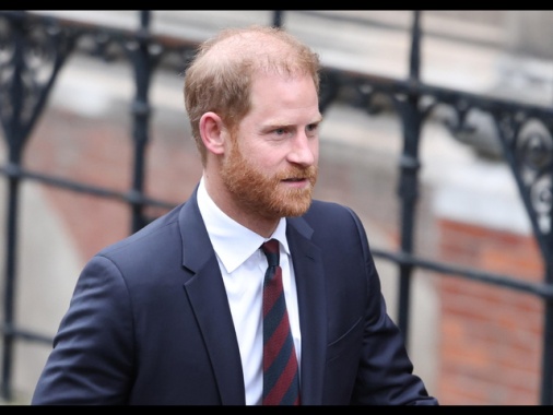 Bufera in ong anti-aids fondata da Harry, principe querelato per 'diffamazione'