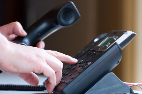 «Prepari i gioielli». Ma il parente sventa la truffa