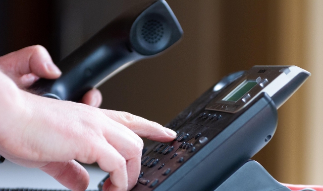 «Prepari i gioielli». Ma il parente sventa la truffa