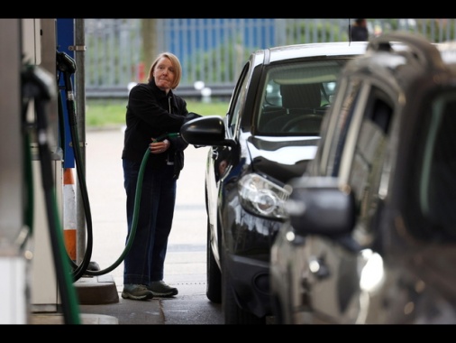 ++ Mimit, carburanti ancora in calo, gasolio self a 2,162 ++