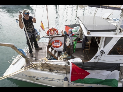 Salpa da Barcellona una nuova Flotilla per Gaza, mille attivisti a bordo