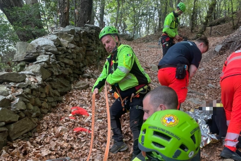 Cade nei boschi di Cuasso: soccorsa 47enne