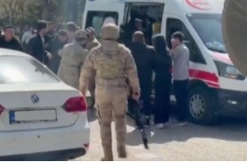 Sparatoria in liceo turco, l'attentatore si suicida 2