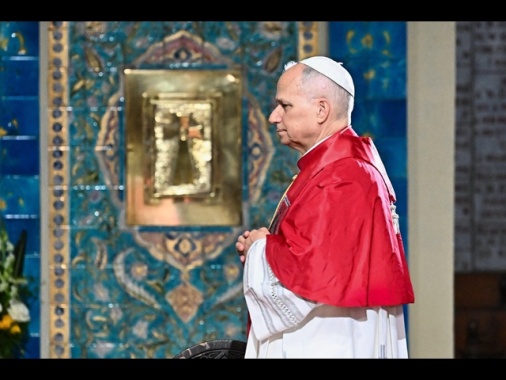 Il Papa, 'Dio straziato dalle guerre, non sta con i prepotenti'