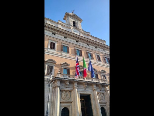 Via libera dell'Aula a richiesta conflitto di attribuzioni su Bartolozzi